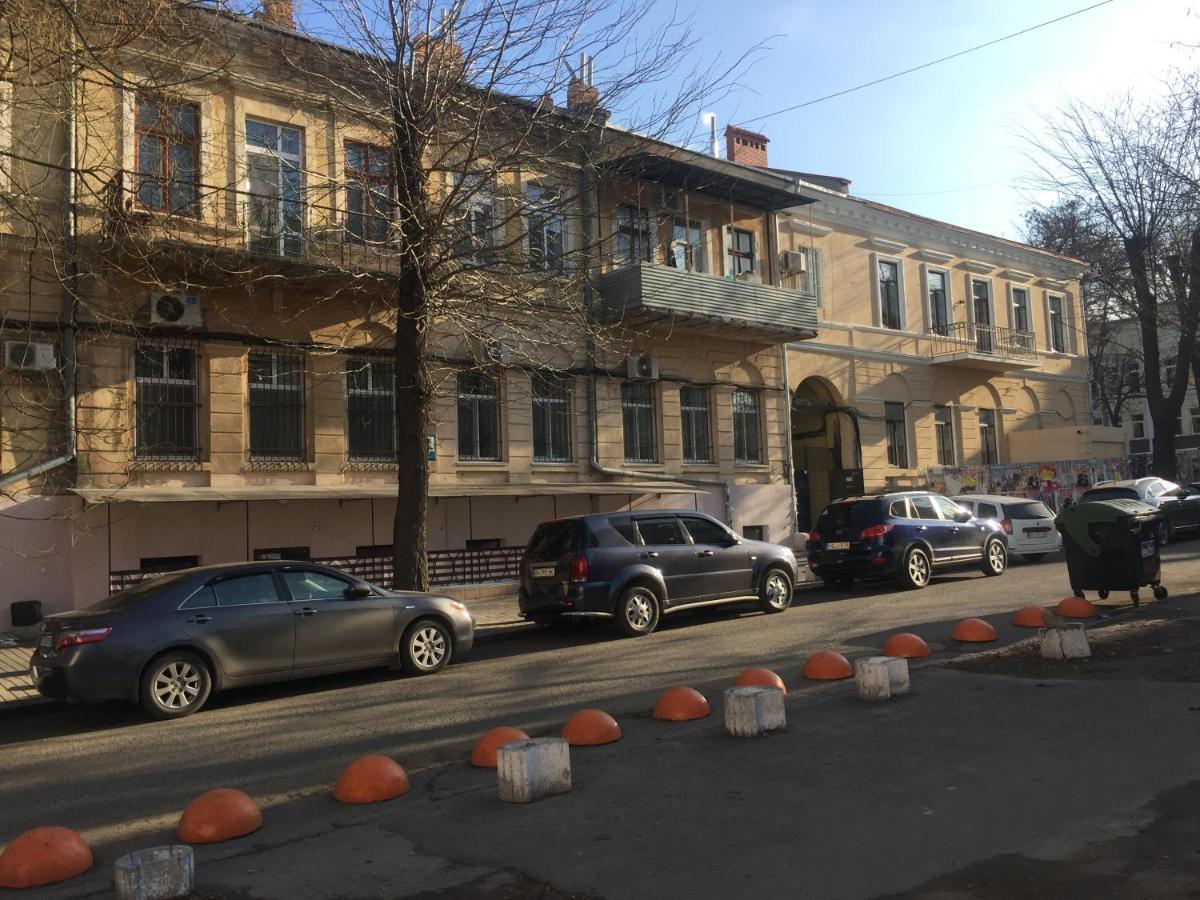 شقة أوديسا  في Cozy Studio Near Greek Square المظهر الخارجي الصورة